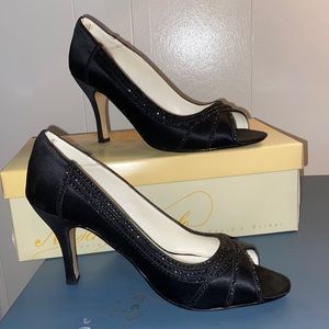 Michaelangelo Black Heels